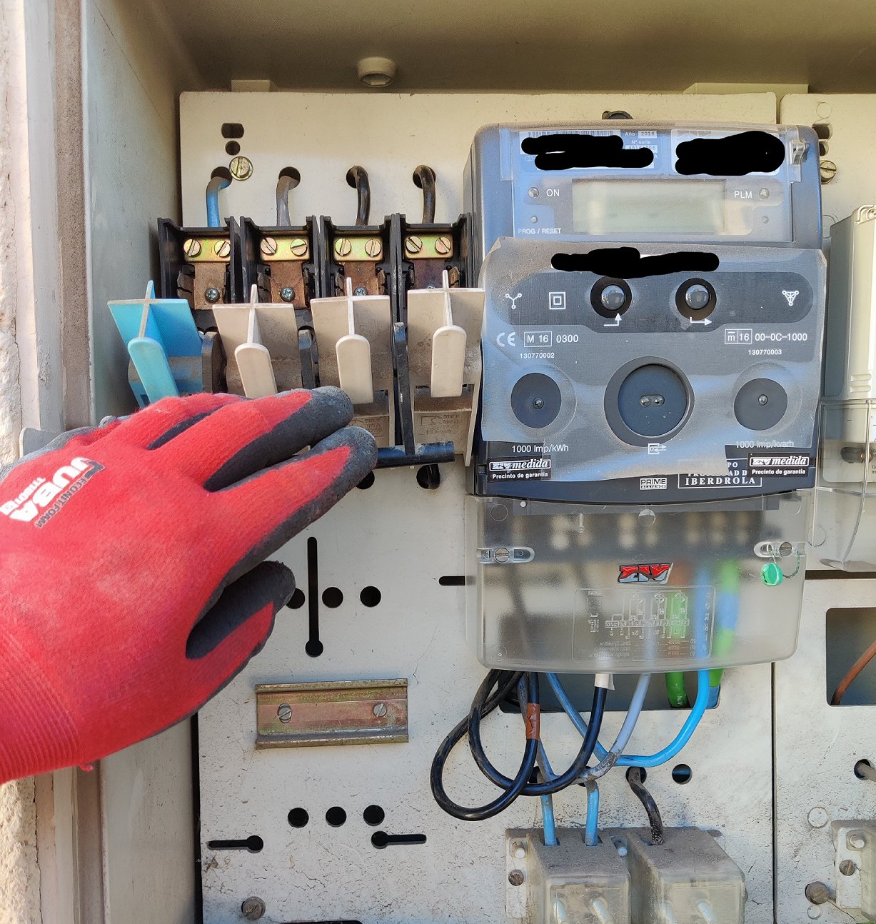 Servicios de climatización, electricidad comercial y domestica, energia solar
