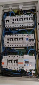 Cuadro eléctrico: Antes y después de una renovacion Cuadro eléctrico: Antes y después de una renovacion